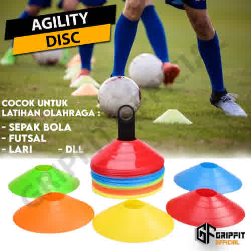 Kisah Inspiratif: Atlet Sepak Bola Dampingi Anak-Anak di Daerah Terpencil